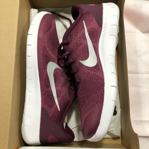 Nike Shoes - Nike Free RN